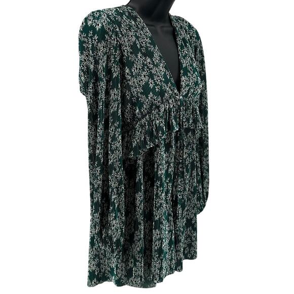 Topshop Romper WMNS 2 Floral Green Deep V-Neck Pleated Wide Leg Satin One Piece - Picture 3 of 8